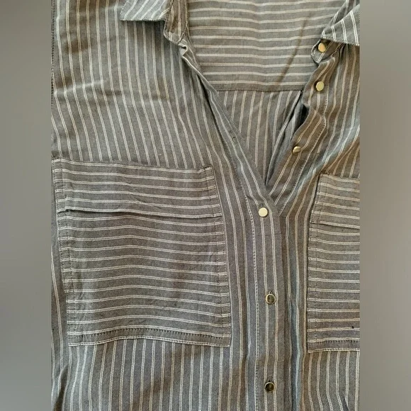 Striped Button-Up Blouse - Picture 3 of 5